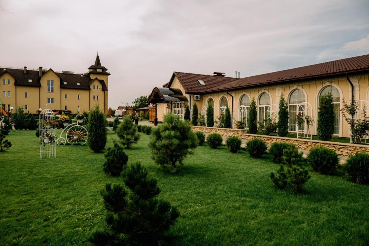 Holiday home готельно-ресторанний комплекс прованс парк *